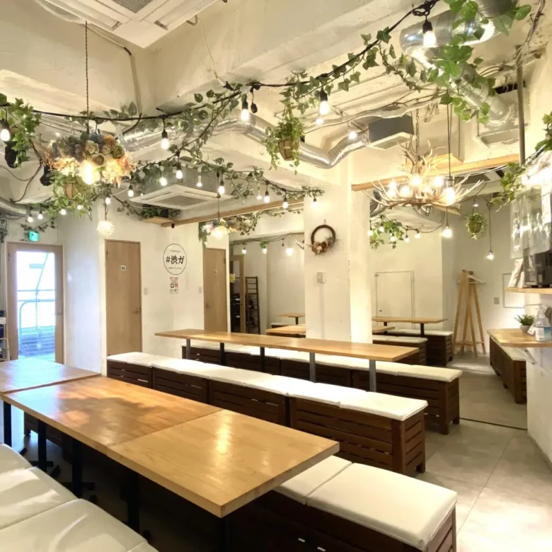 「渋谷ガーデンパティオ」では無料でご利用いただける貸切特典がいっぱいプロジェクターやマイク、音響機器まで無料！渋谷で貸切なら「渋谷ガーデンパティオ」にお任せ！