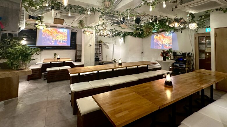 渋谷×貸切×忘年会
20人～100人まで対応可！
大画面プロジェクターや音響機器、マイクまで無料で使える！
